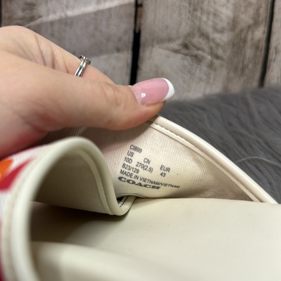 COACH - Sandals w/ the box - Picture 6 of 6